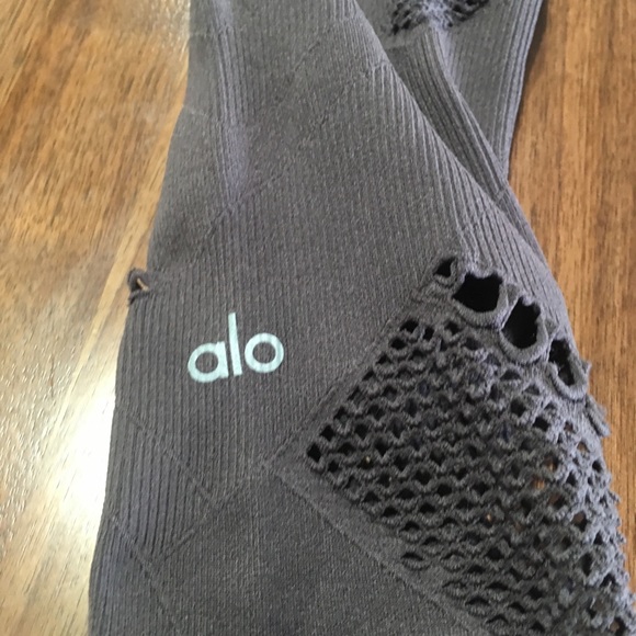 Alo Yoga Seamless Radiance Leggings - Picture 2 of 5